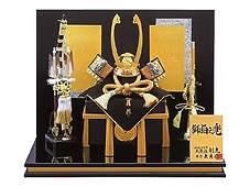 久月　利光作　獅狛之兜飾り